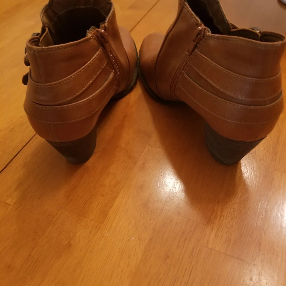 Booties - Picture 4 of 5